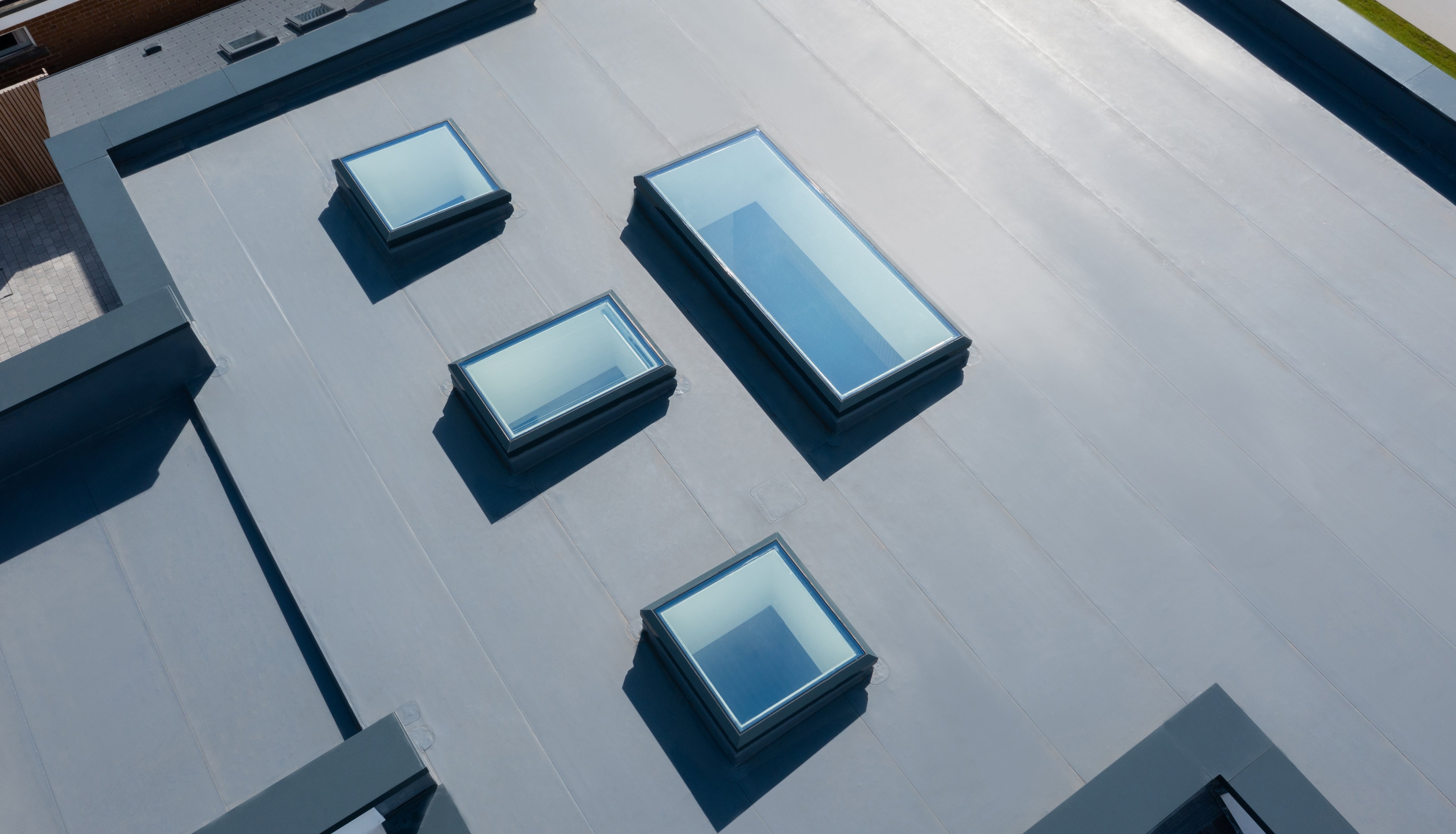 Brett Martin Flat Glass Non-Opening Flat Roof Window – with Kerb