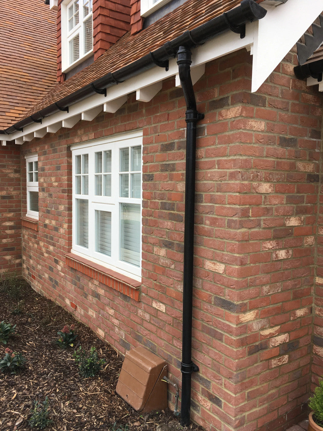 ARP Britannia Cast Iron Plain Half Round Gutter in situ