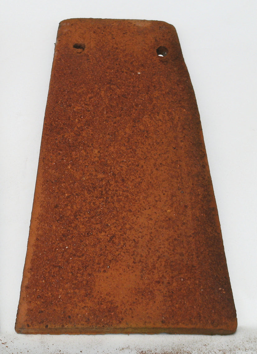 Narrow oast taper clay tile with a distinctive curved shape, ideal for heritage-style roof detailing.


