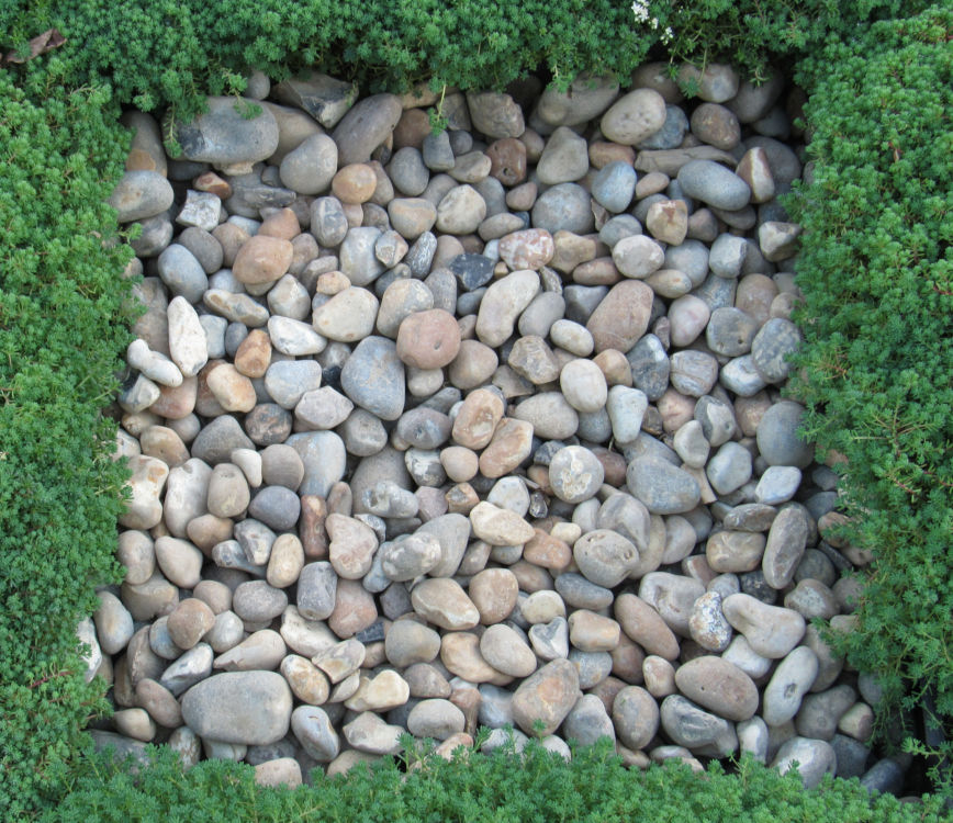 Wallbarn 20-40mm Washed Rounded Green Roof Fire Break Pebbles - 25kg